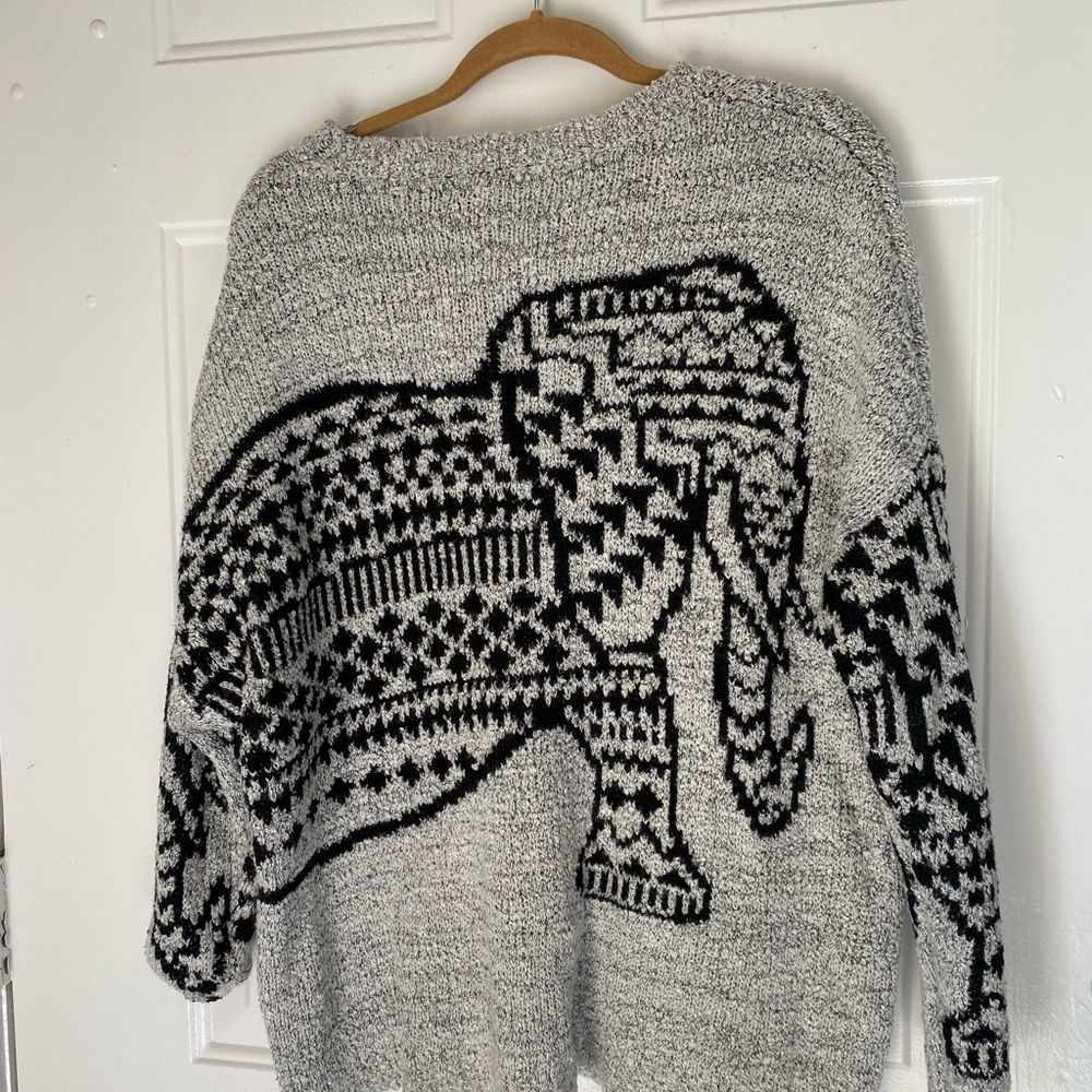 Sweater - Picture 5 of 6